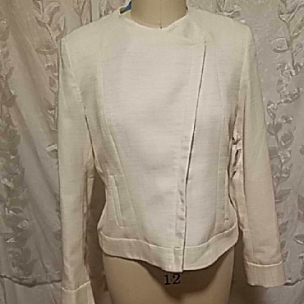 Tahari White Blazer with Asymmetrical Zipper and Stand Collar